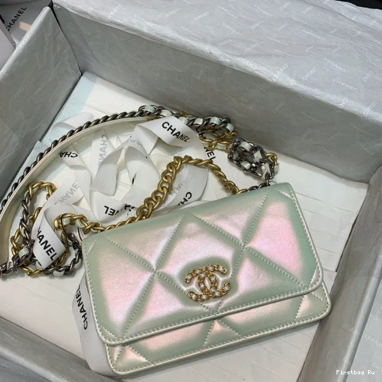 Firstbag Ru CHANEL19 ON WALLET CHAIN 0727